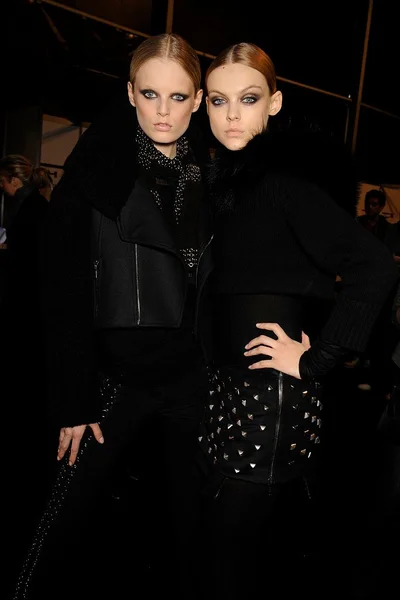 Look 32